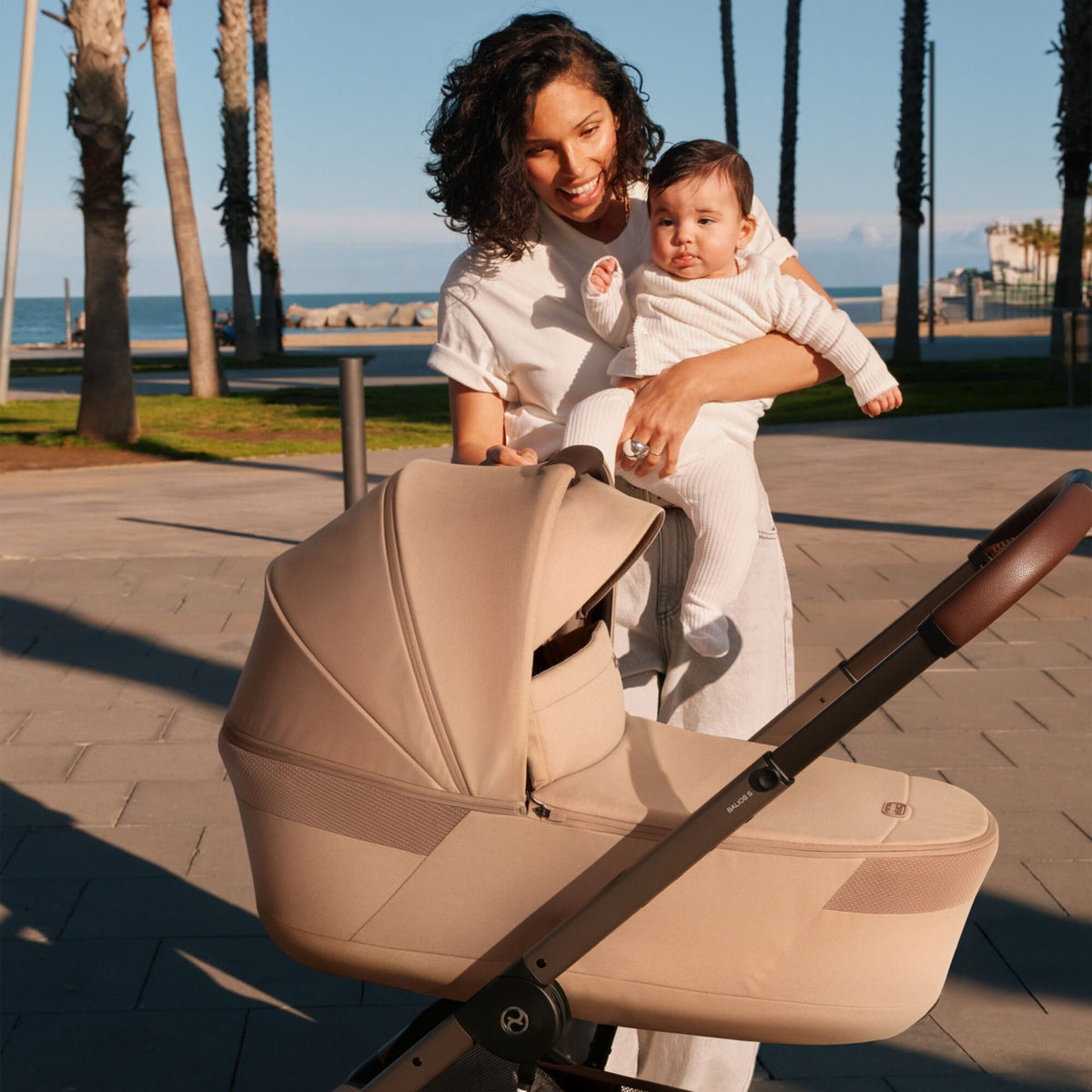 Cybex Balios S Lux (Cloud T) Travel System - Almond Beige (2026)