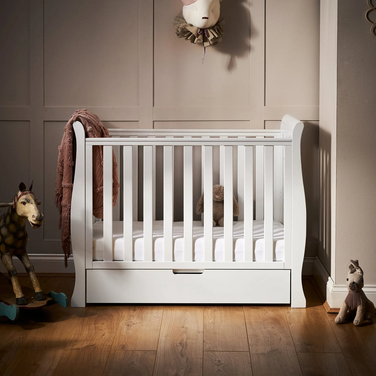 Obaby Stamford Space Saver Sleigh Cot - White